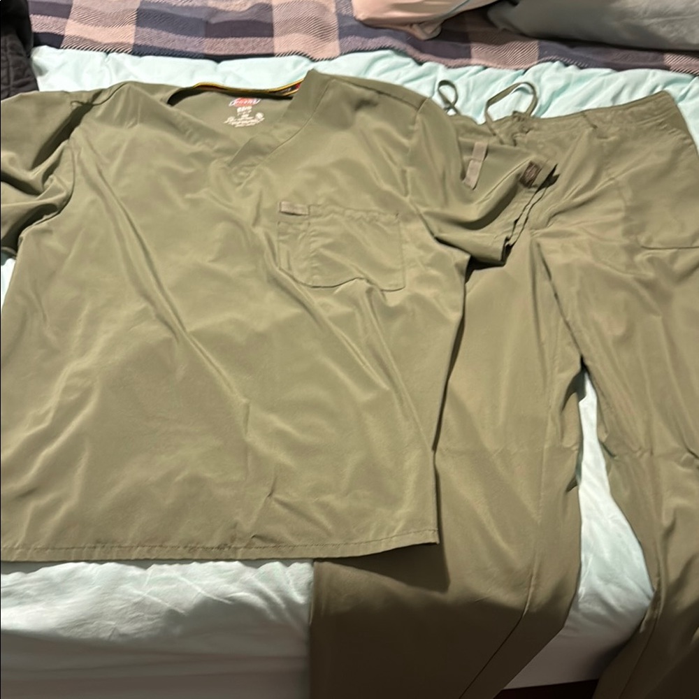 Dickies Green Scrub Set